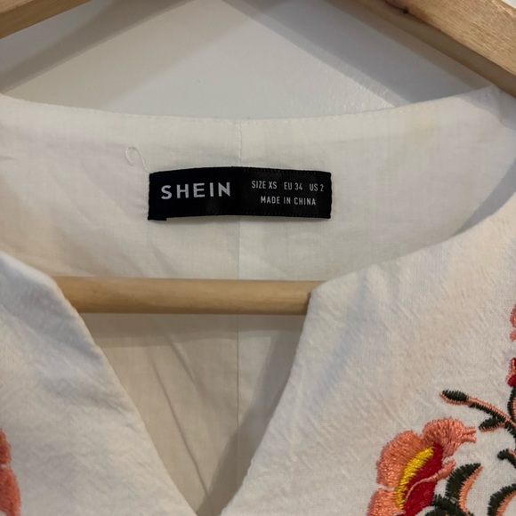 Maternity White with embroidered flowers dress - Picture 3 of 5